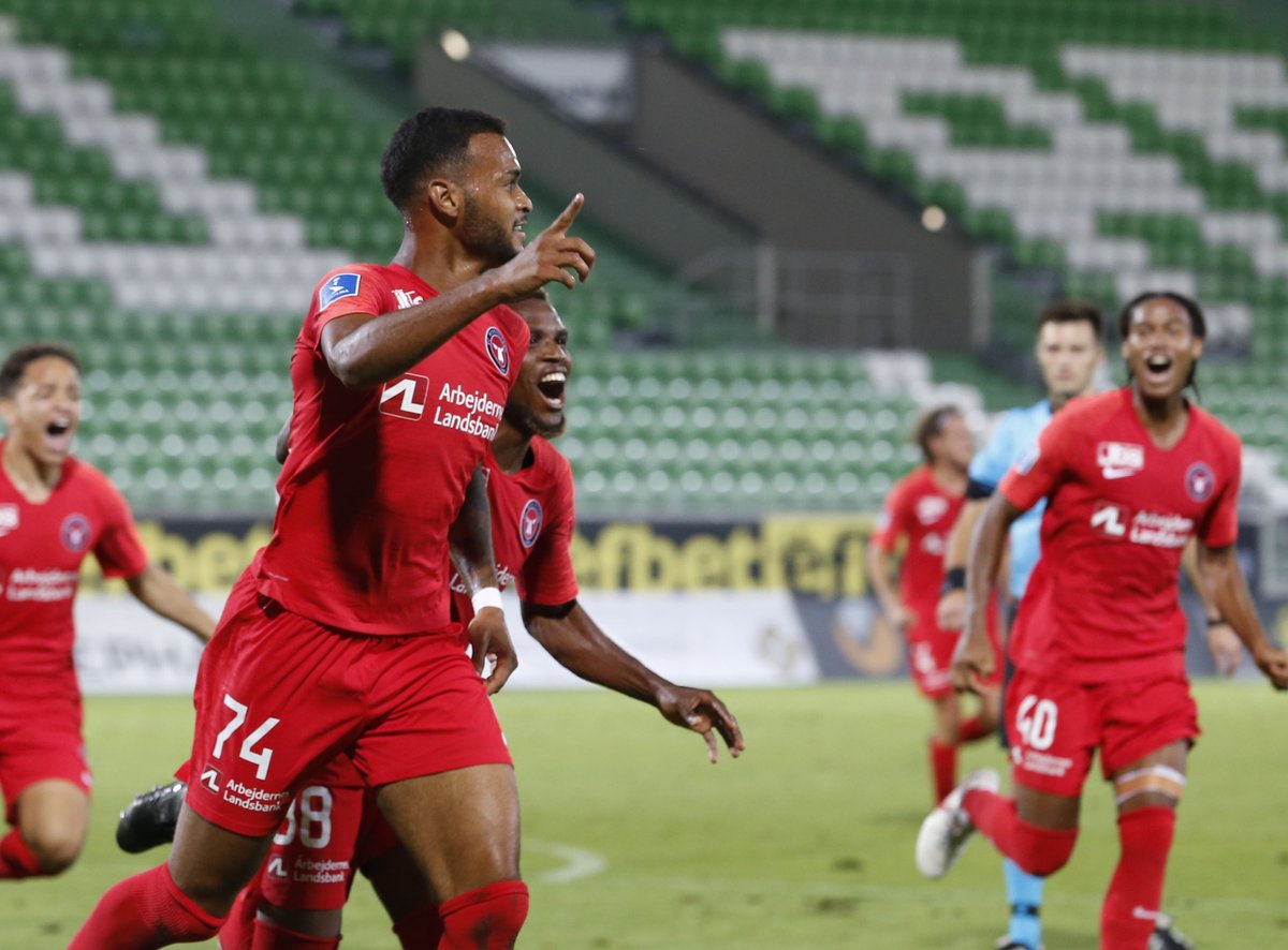 Slavia Praha vs Midtjylland (2h 23/9): Cầm chân chủ nhà