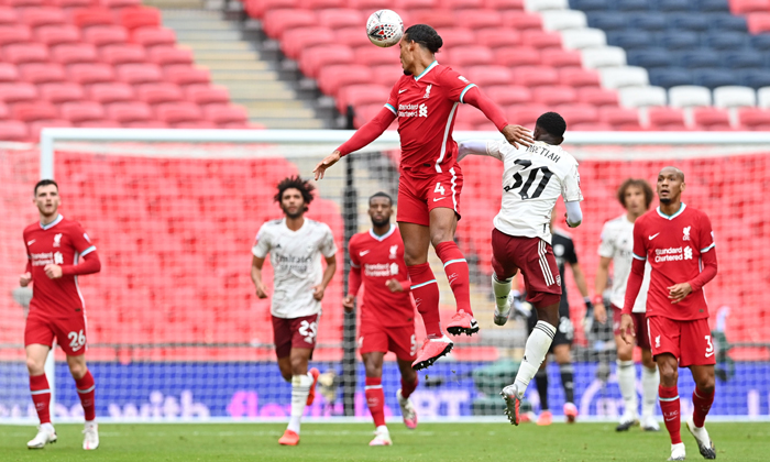 Liverpool vs Leeds (23h30 12/9): Ra ngõ gặp ‘cướp’