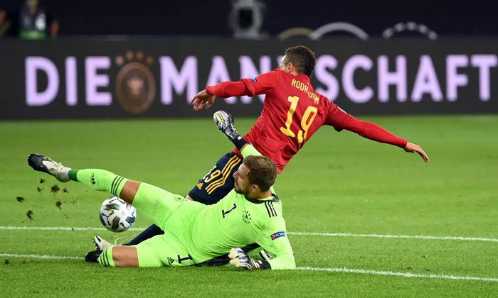 T&acirc;y Ban Nha vs Ukraine, 1h45 ng&agrave;y 7/9: Kh&ocirc;ng dễ cho B&ograve; t&oacute;t