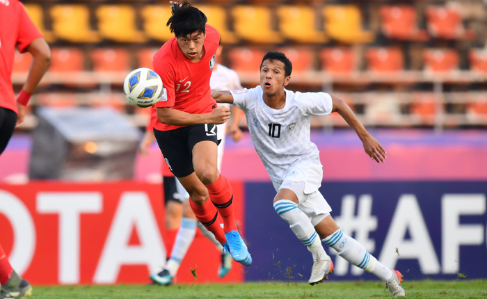 U23 Uzbekistan 1-2 U23 H&agrave;n Quốc: ĐKVĐ đi tiếp trong sợ h&atilde;i