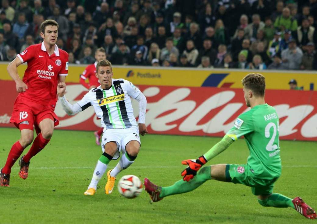 Monchengladbach vs Mainz (21h30 25/1): Buồn ngủ gặp chiếu manh