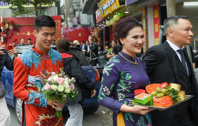 Chùm ảnh: Duy Mạnh, Quỳnh Anh rạng ngời trong lễ ăn hỏi