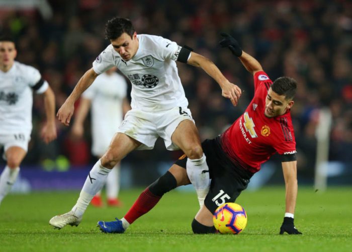 MU vs Burnley (3h15 23/1): Đứng dậy sau cú vấp