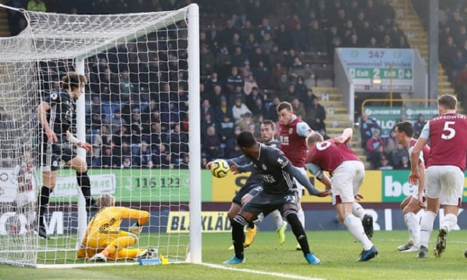 Kết quả Burnley 2-1 Leicester City: Ngược dòng ngoạn mục may mắn Kết quả Burnley 2-1 Leicester City: Ngược dòng ngoạn mục may mắn