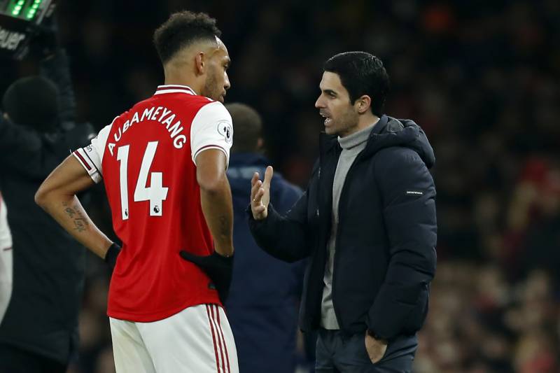 Aubameyang tiếp tục gắn b&oacute; với Arsenal
