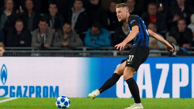 Man City chi tiền tấn để vá hàng thủ