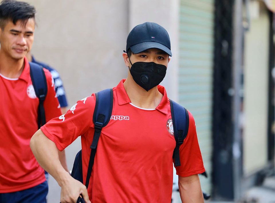 Công Phượng ủ rũ trong ngày hội quân cùng TP HCM