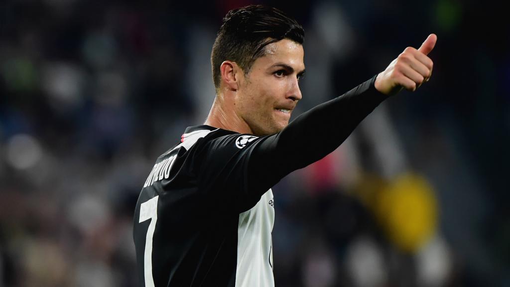 Juventus 4-0 Cagliari: Roanldo rực s&aacute;ng, Juventus tạm chiếm ng&ocirc;i đầu