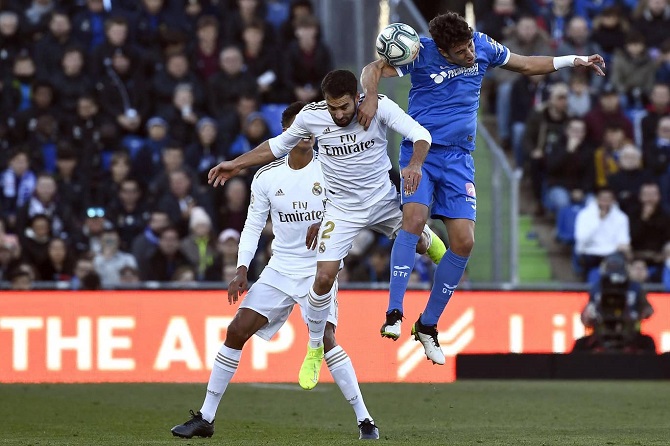 Kết quả Getafe vs Real Madrid, 22h00 ngày 4/1: Tạm chiếm ngôi đầu bảng Kết quả Getafe vs Real Madrid, 22h00 ngày 4/1: Tạm chiếm ngôi đầu bảng