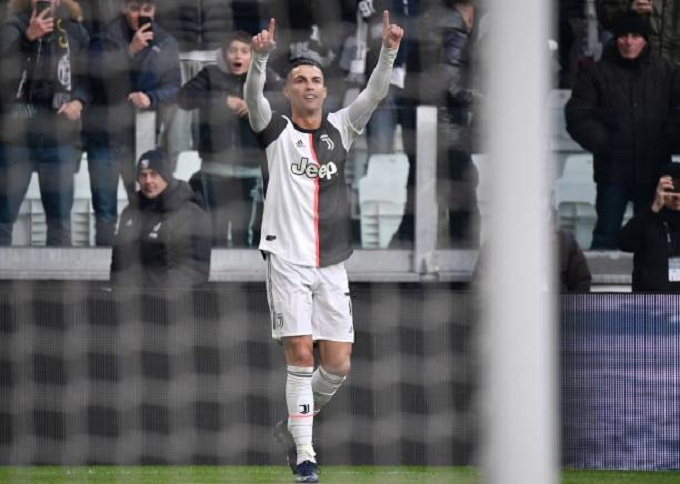 Juventus 4-0 Cagliari: Roanldo rực s&aacute;ng, Juventus tạm chiếm ng&ocirc;i đầu
