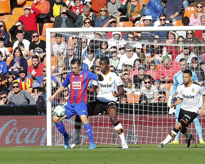 Valencia 1-0 Eibar: Bầy dơi phá dớp nhờ công Maxi Gomez Valencia 1-0 Eibar: Bầy dơi phá dớp nhờ công Maxi Gomez