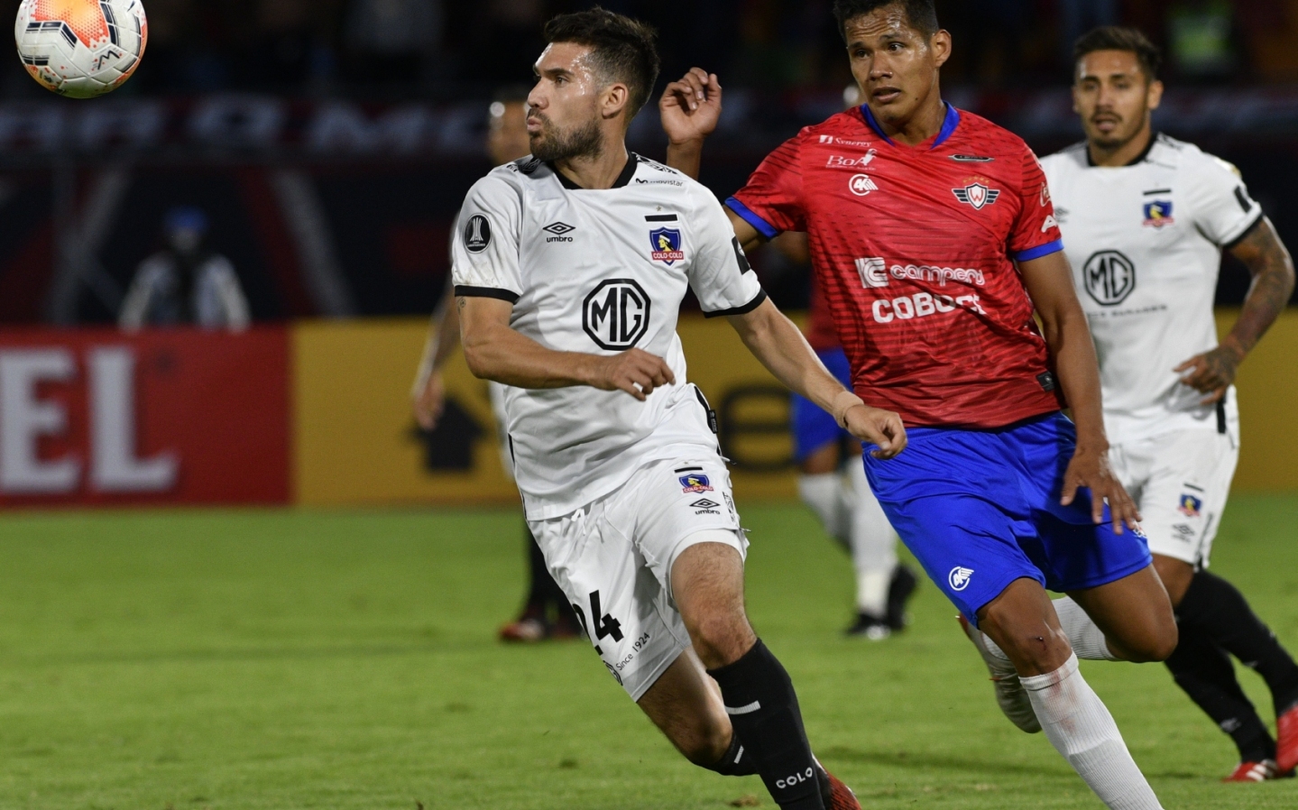 Jorge Wilstermann vs Oriente Petrolero, 04h15 ngày 25/12: Ám ảnh sân khách