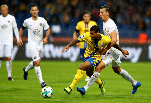 Erzgebirge Aue vs Eintr. Braunschweig, 19h30 ngày 3/1: Nuôi mộng top 3