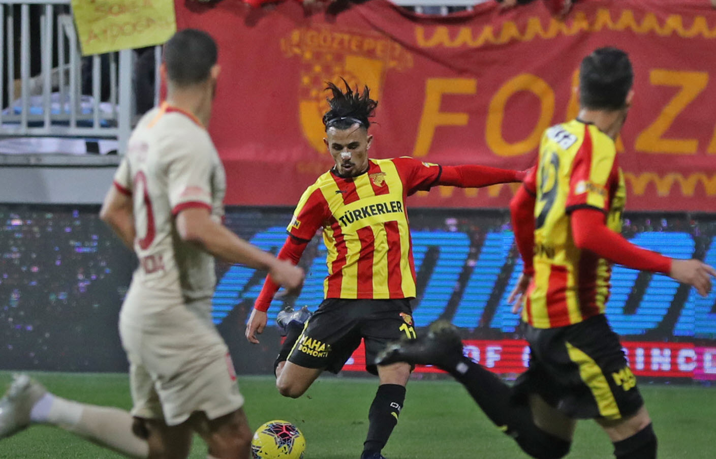 Fatih Karagumruk vs Trabzonspor, 20h ngày 3/1: Điểm tựa sân nhà