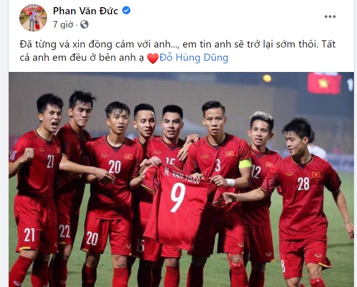 C&aacute;c đồng đội quan t&acirc;m khi H&ugrave;ng Dũng d&iacute;nh chấn thương đ&aacute;ng tiếc